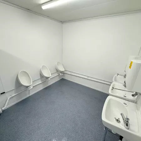 Bloque sanitario de 24 pies
