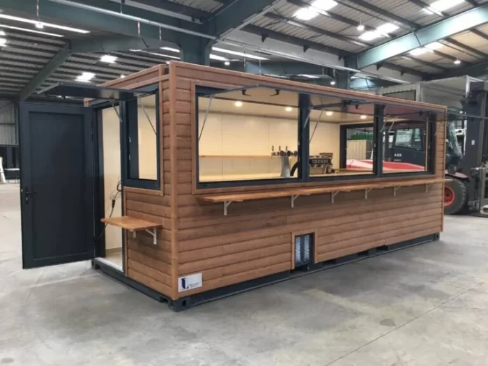 CONTENEDOR BAR DE 20 PIES
