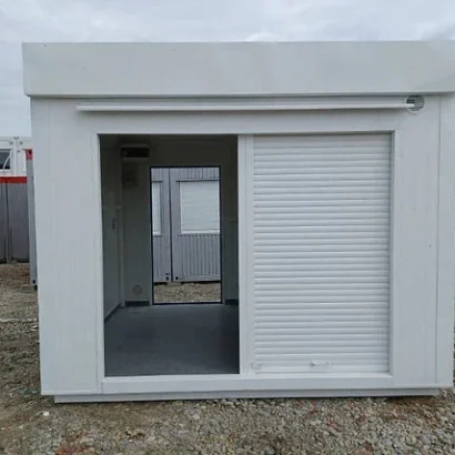 Contenedor Comercial 300×350 Con Persianas Frontales Divididas