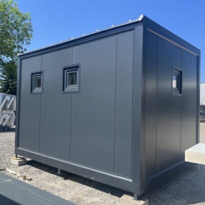 Contenedor sanitario-2 urinarios-2 inodoros-2 lavabos-ducha con caldera (4x3x2,9m)